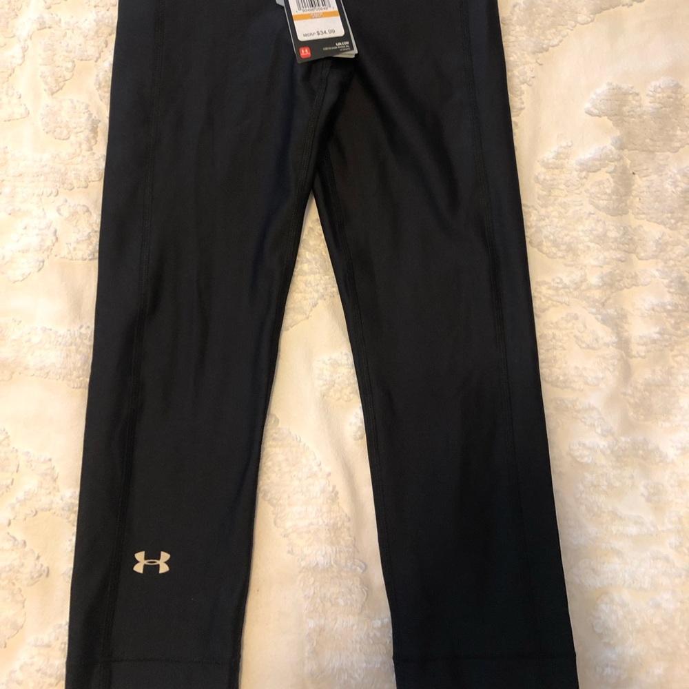 Under armour BNWT cropped leggings size SM